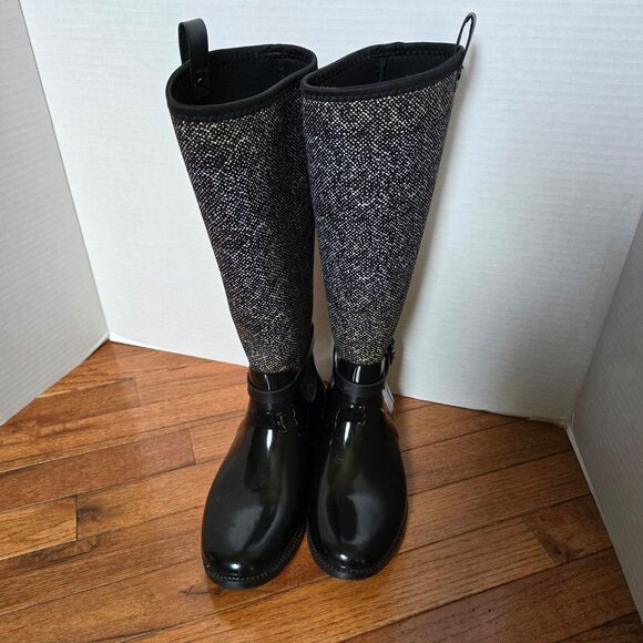 Michael Kors strech tall charm Rain Boots. Size 8 - Picture 5 of 11